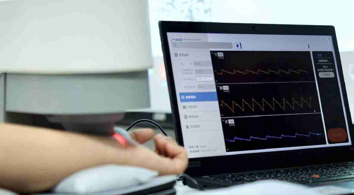 OBPay耘康以高解析与拟真的显示技术，，，将其应用于中医检测，，，提供“中医数位化检测方案”，，，，使传统中医检测结果数据化与可视化