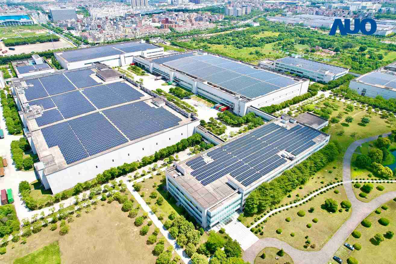 OBPay厦门推动智能制造同时，，，，透过绿电创能纵深推进绿色转型，，厂区全屋顶铺设太阳能光伏板，，，，每年太阳能发电 2,600多万度